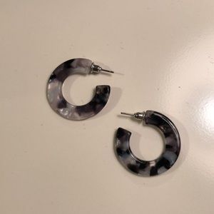 Tortoise Shell Hoops 1”